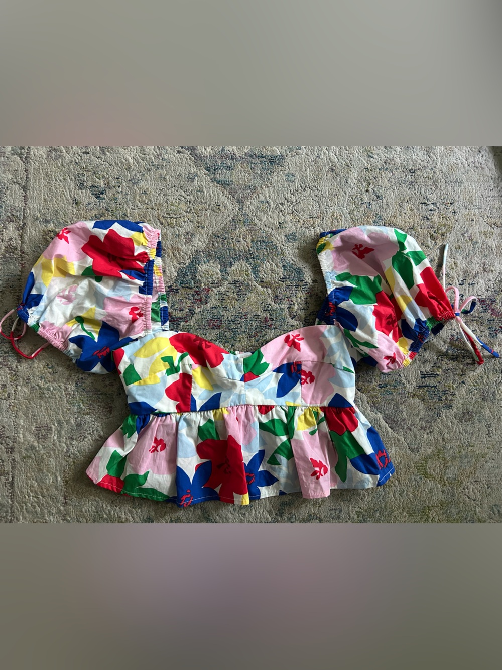 olivaceous -  Floral Puff Sleeve Crop Top - Multicolor